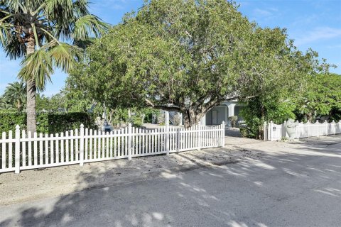 Casa en venta en Tavernier, Florida, 4 dormitorios, 226.77 m2 № 1039960 - foto 4