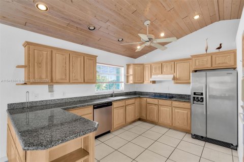 Casa en venta en Tavernier, Florida, 4 dormitorios, 226.77 m2 № 1039960 - foto 9