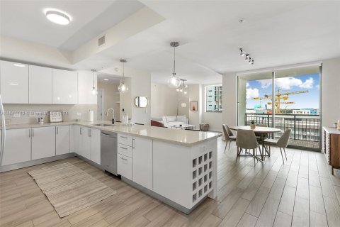 Copropriété à vendre à Miami, Floride: 2 chambres, 127.55 m2 № 1047266 - photo 2