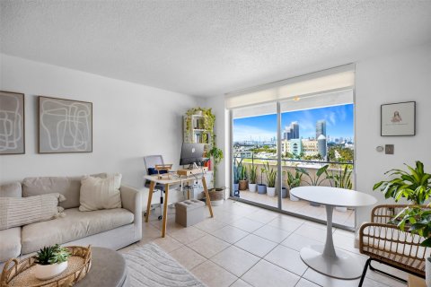 Condo in Miami Beach, Florida, 1 bedroom  № 1226916 - photo 22