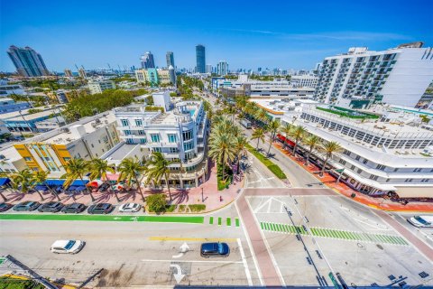 Condo in Miami Beach, Florida, 1 bedroom  № 1226916 - photo 14