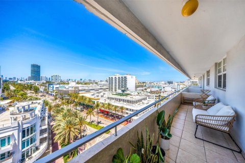 Condo in Miami Beach, Florida, 1 bedroom  № 1226916 - photo 15