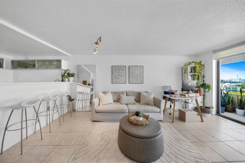 Condo in Miami Beach, Florida, 1 bedroom  № 1226916 - photo 23