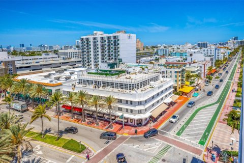 Condo in Miami Beach, Florida, 1 bedroom  № 1226916 - photo 11