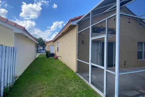 Casa en venta en Miramar, Florida, 4 dormitorios, 137.22 m2 № 1207429 - foto 2