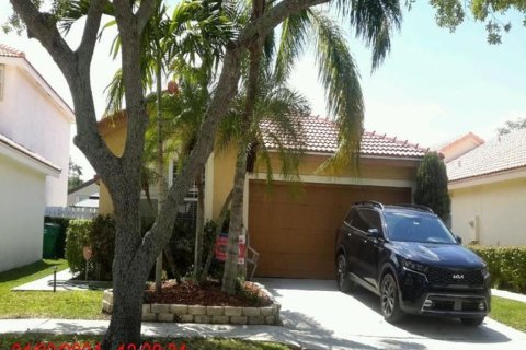 House in Miramar, Florida 4 bedrooms, 137.22 sq.m. № 1207429 - photo 6
