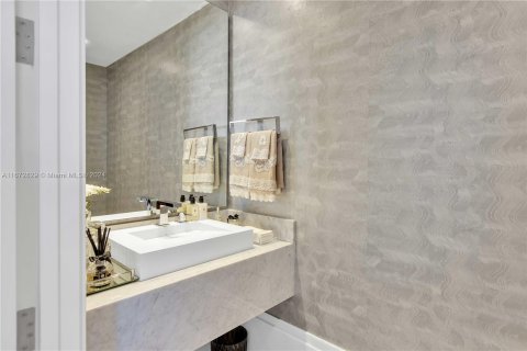 Condo in Sunny Isles Beach, Florida, 3 bedrooms  № 1396010 - photo 15