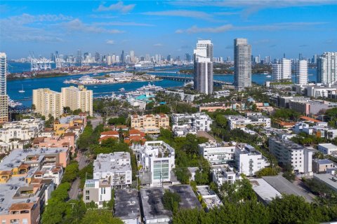 Copropriété à vendre à Miami Beach, Floride: 2 chambres, 117.71 m2 № 1074000 - photo 14
