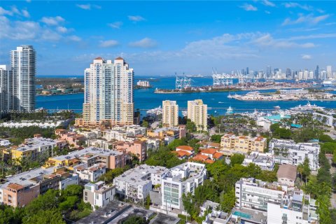 Condominio en venta en Miami Beach, Florida, 2 dormitorios, 117.71 m2 № 1074000 - foto 15