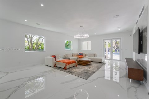 Casa en venta en Palmetto Bay, Florida, 8 dormitorios, 755.2 m2 № 1223910 - foto 13