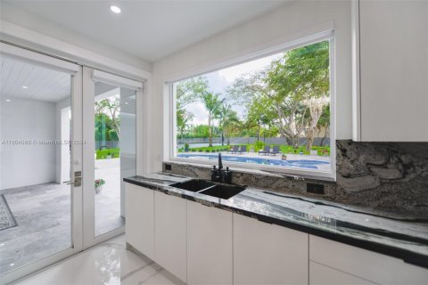 Villa ou maison à vendre à Palmetto Bay, Floride: 8 chambres, 755.2 m2 № 1223910 - photo 22