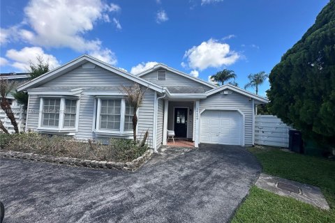 Villa ou maison à louer à Miami, Floride: 3 chambres, 185.99 m2 № 1356681 - photo 5