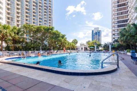 Condominio en venta en Miami, Florida, 1 dormitorio, 99.03 m2 № 1356683 - foto 14