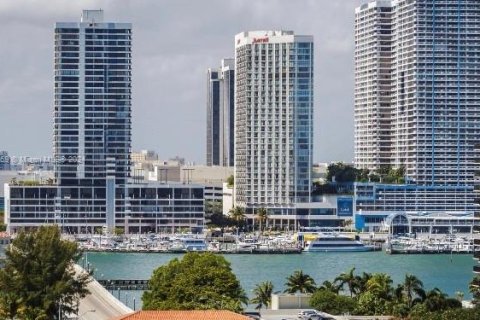 Condominio en venta en Miami, Florida, 1 dormitorio, 99.03 m2 № 1356683 - foto 1