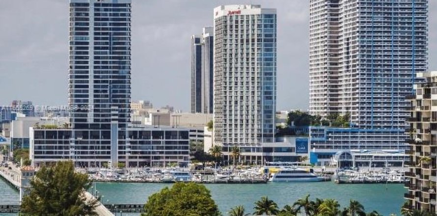 Condo in Miami, Florida, 1 bedroom  № 1356683