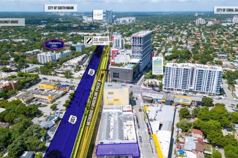 Propiedad comercial en venta en Miami, Florida № 1328954 - foto 4