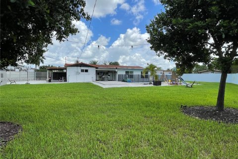 Villa ou maison à louer à Hialeah, Floride: 4 chambres, 184.04 m2 № 1356684 - photo 25