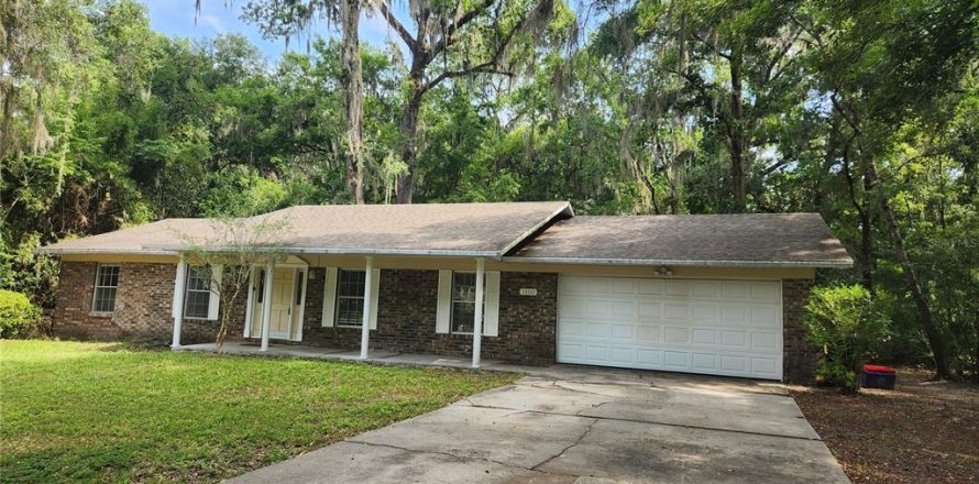 House in Gainesville, Florida 3 bedrooms, 142.14 sq.m. № 1349095