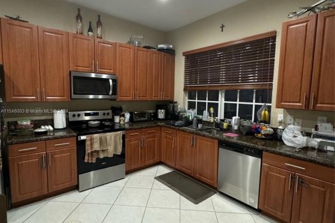 Adosado en venta en Pembroke Pines, Florida, 3 dormitorios № 1049593 - foto 8