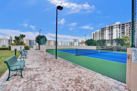 Condo in Fort Lauderdale, Florida, 2 bedrooms  № 1234832 - photo 8