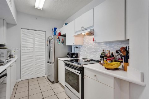 Condo in Fort Lauderdale, Florida, 2 bedrooms  № 1234832 - photo 22