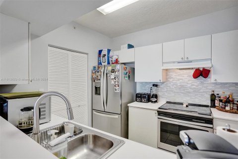 Condo in Fort Lauderdale, Florida, 2 bedrooms  № 1234832 - photo 25