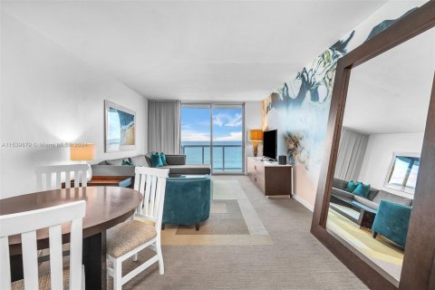 Copropriété à vendre à Sunny Isles Beach, Floride: 2 chambres, 111.58 m2 № 1033290 - photo 17