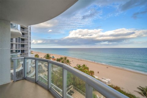 Copropriété à vendre à Sunny Isles Beach, Floride: 2 chambres, 111.58 m2 № 1033290 - photo 10