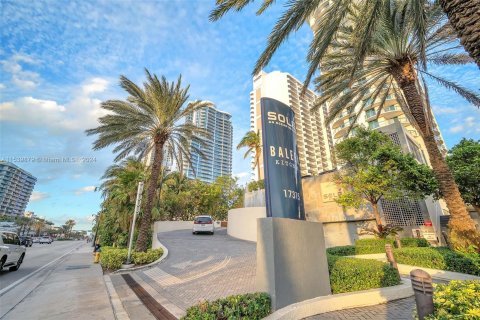 Condo in Sunny Isles Beach, Florida, 2 bedrooms  № 1033290 - photo 29