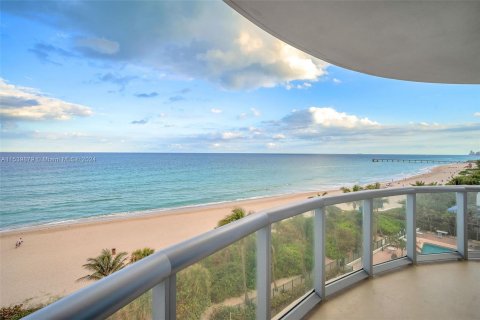 Condo in Sunny Isles Beach, Florida, 2 bedrooms  № 1033290 - photo 8