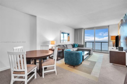 Copropriété à vendre à Sunny Isles Beach, Floride: 2 chambres, 111.58 m2 № 1033290 - photo 4