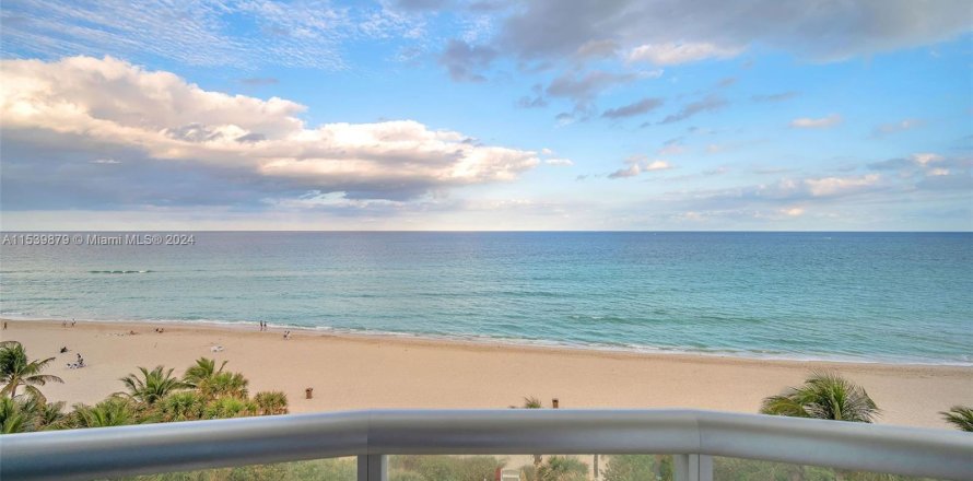 Condo à Sunny Isles Beach, Floride, 2 chambres  № 1033290