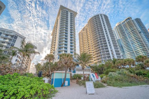 Copropriété à vendre à Sunny Isles Beach, Floride: 2 chambres, 111.58 m2 № 1033290 - photo 25