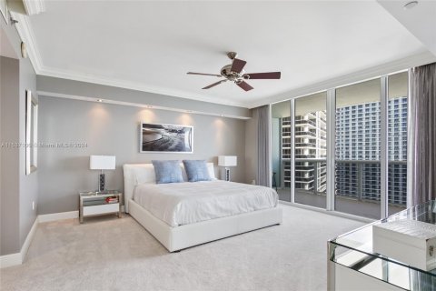 Condominio en alquiler en Hallandale Beach, Florida, 3 dormitorios, 191.84 m2 № 1021263 - foto 15