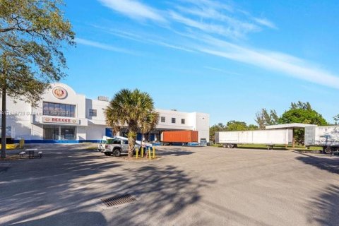 Immobilier commercial à vendre à Dania Beach, Floride № 1021264 - photo 2