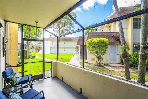 Copropriété à vendre à Miami, Floride: 2 chambres, 92.9 m2 № 1237368 - photo 3