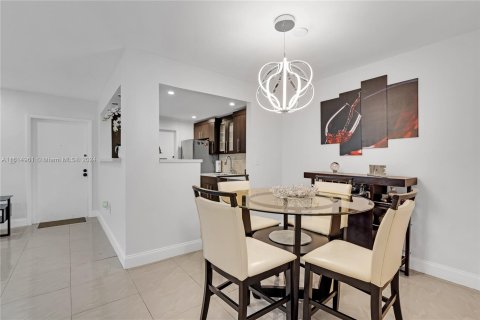 Copropriété à vendre à Miami, Floride: 2 chambres, 92.9 m2 № 1237368 - photo 6