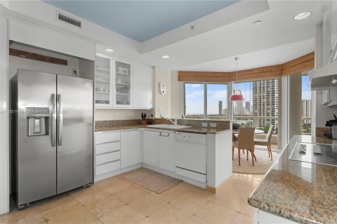 Copropriété à vendre à Aventura, Floride: 3 chambres, 249.91 m2 № 1096880 - photo 11