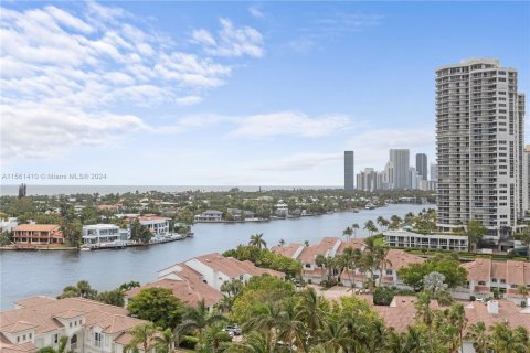 Copropriété à vendre à Aventura, Floride: 3 chambres, 249.91 m2 № 1096880 - photo 16