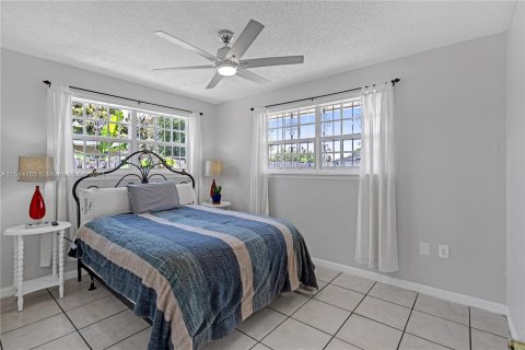 Casa en venta en Cutler Bay, Florida, 3 dormitorios, 138.98 m2 № 1078371 - foto 13