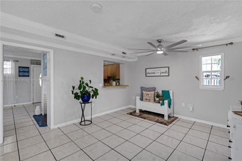 Villa ou maison à vendre à Cutler Bay, Floride: 3 chambres, 138.98 m2 № 1078371 - photo 9