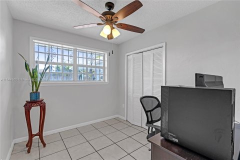 Casa en venta en Cutler Bay, Florida, 3 dormitorios, 138.98 m2 № 1078371 - foto 17