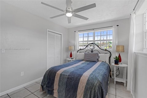 Casa en venta en Cutler Bay, Florida, 3 dormitorios, 138.98 m2 № 1078371 - foto 14