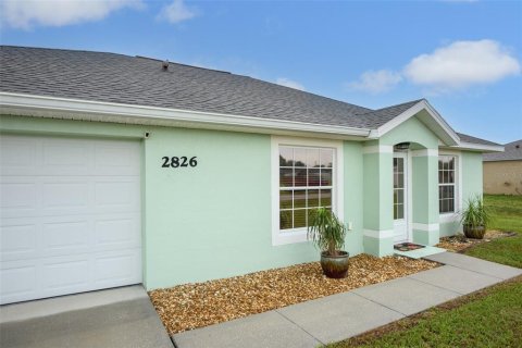 House in Deltona, Florida 3 bedrooms, 115.11 sq.m. № 1338920 - photo 2