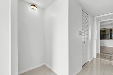 Condo in Clearwater, Florida, 2 bedrooms  № 1066305 - photo 20
