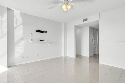 Снять в аренду кондоминиум в Клируотер, Флорида 2 спальни, 99.41м2, № 1066305 - фото 23