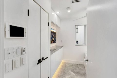 Casa en venta en Miami Beach, Florida, 3 dormitorios, 228.35 m2 № 1031967 - foto 2