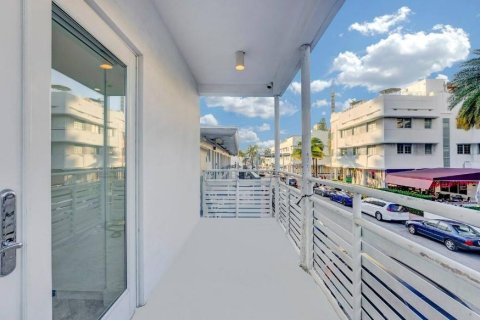 Villa ou maison à vendre à Miami Beach, Floride: 3 chambres, 228.35 m2 № 1031967 - photo 15