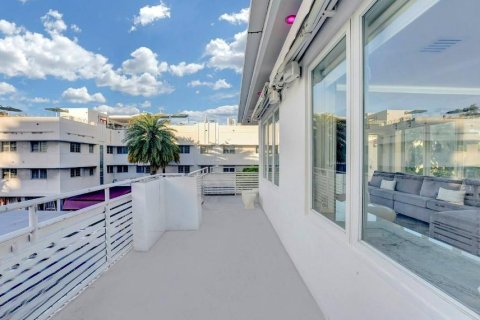 Casa en venta en Miami Beach, Florida, 3 dormitorios, 228.35 m2 № 1031967 - foto 16