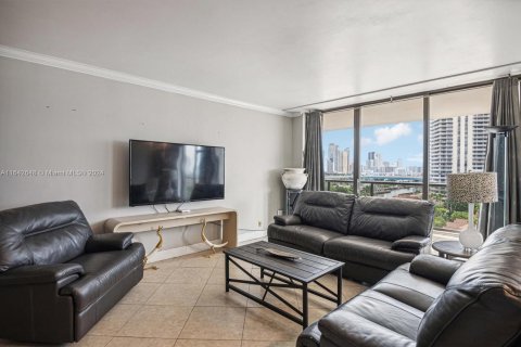 Condominio en venta en Aventura, Florida, 1 dormitorio, 100.06 m2 № 1333573 - foto 7